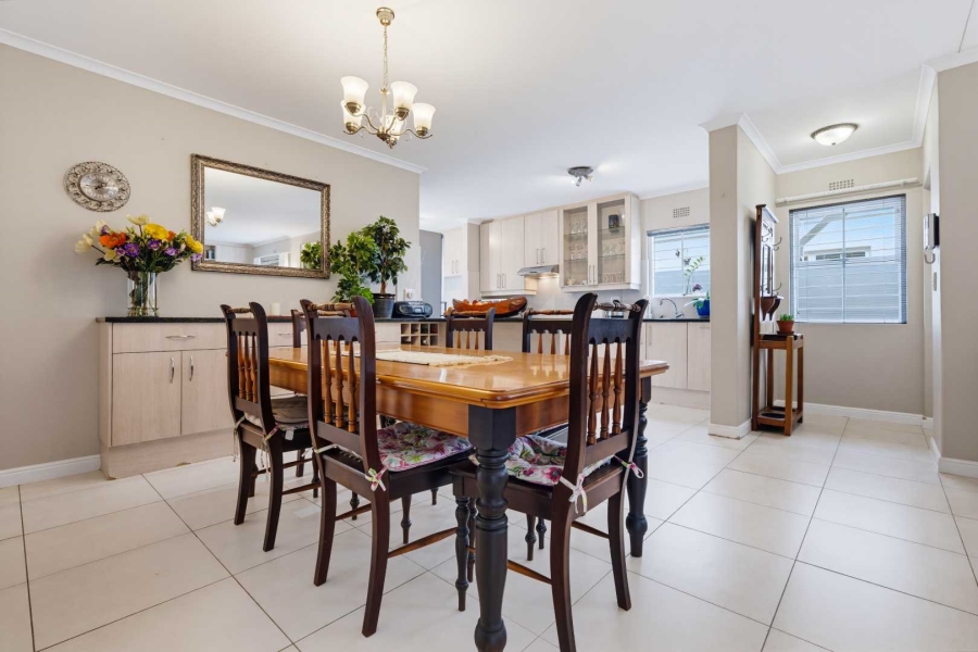 4 Bedroom Property for Sale in Sunningdale Western Cape